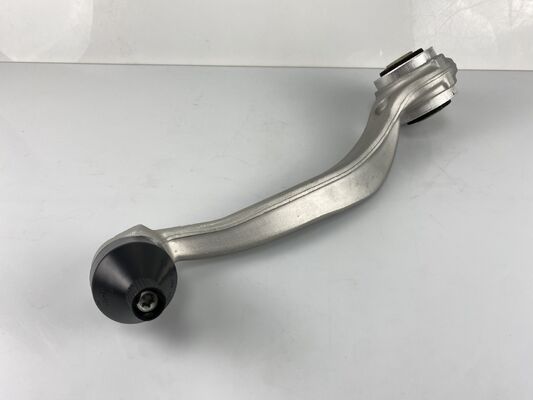 OE 2053301505 Braço de comando curvo dianteiro inferior para Mercedes W205 Classe Feito de material de alta resistência