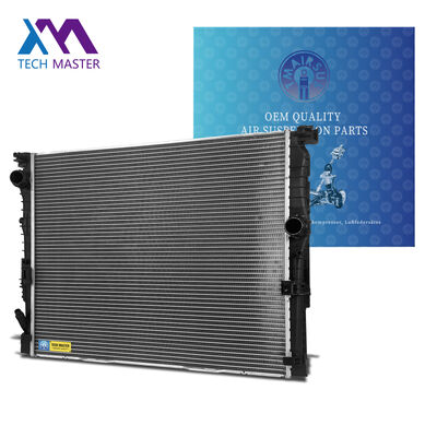 Radiador de alumínio para automóveis BMW 5 G30 F90 520 I 2017- OE 17118743664 17118650745 17118686026 Radiador de peças de automóveis de qualidade durável