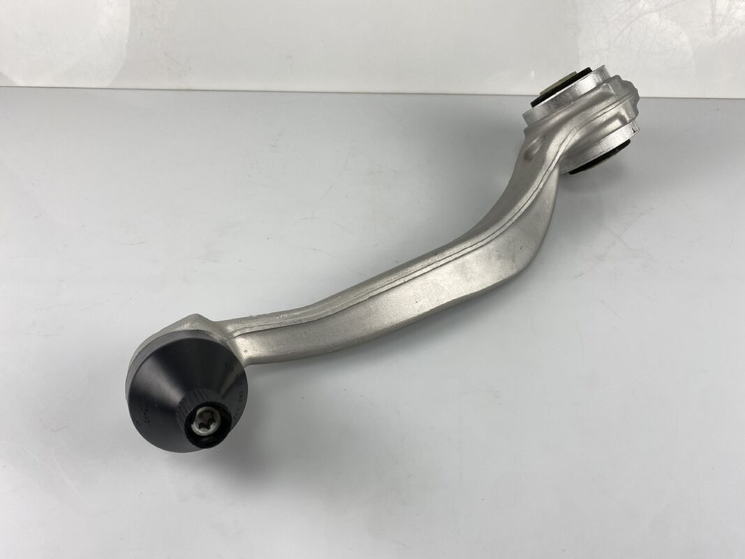 OE 2053301505 Braço de comando curvo dianteiro inferior para Mercedes W205 Classe Feito de material de alta resistência